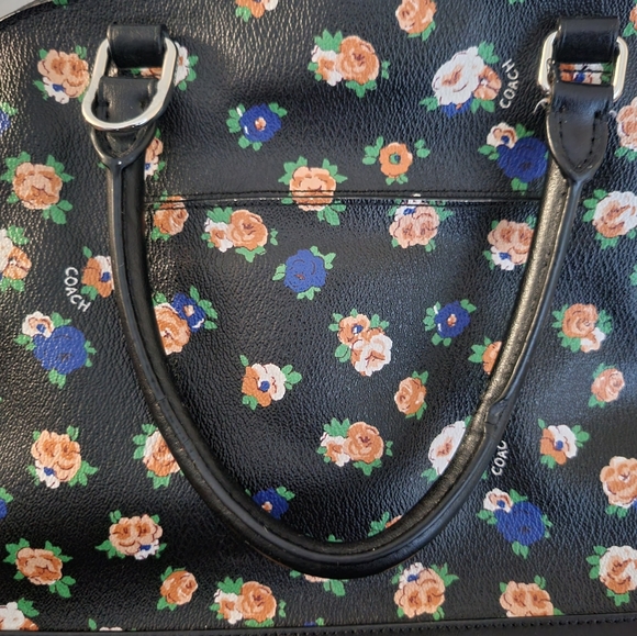 Authentic Coach handbag, wallet, and wristlet - Picture 4 of 10